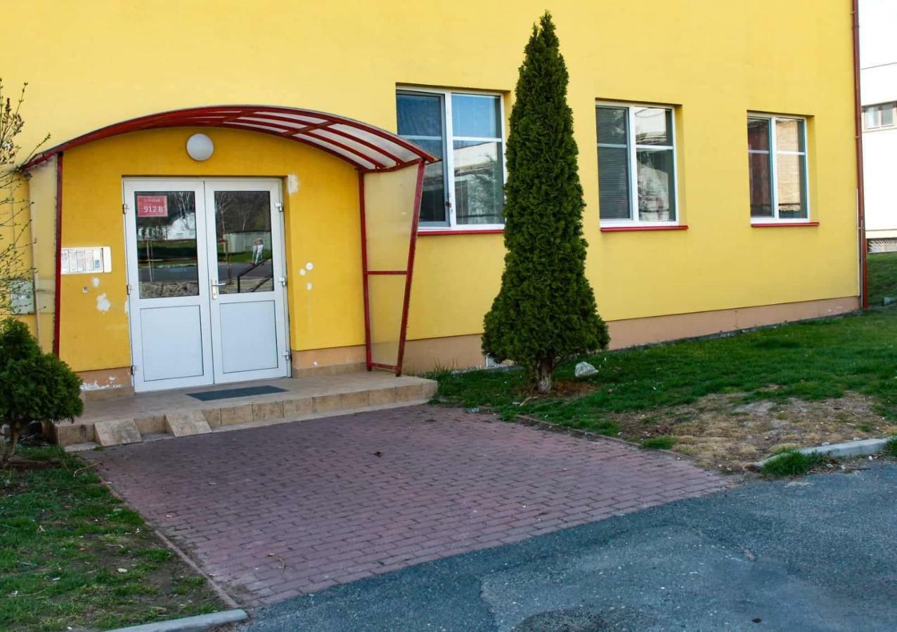Apartman Topolova 912B Миловице Экстерьер фото